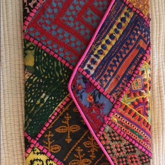 SOLD ❤️ Bundle Deal! Embroidered Colorful Clutch - Picture 2 of 4
